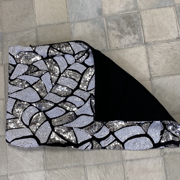 Sequins cushion cover - Picture 3 of 6